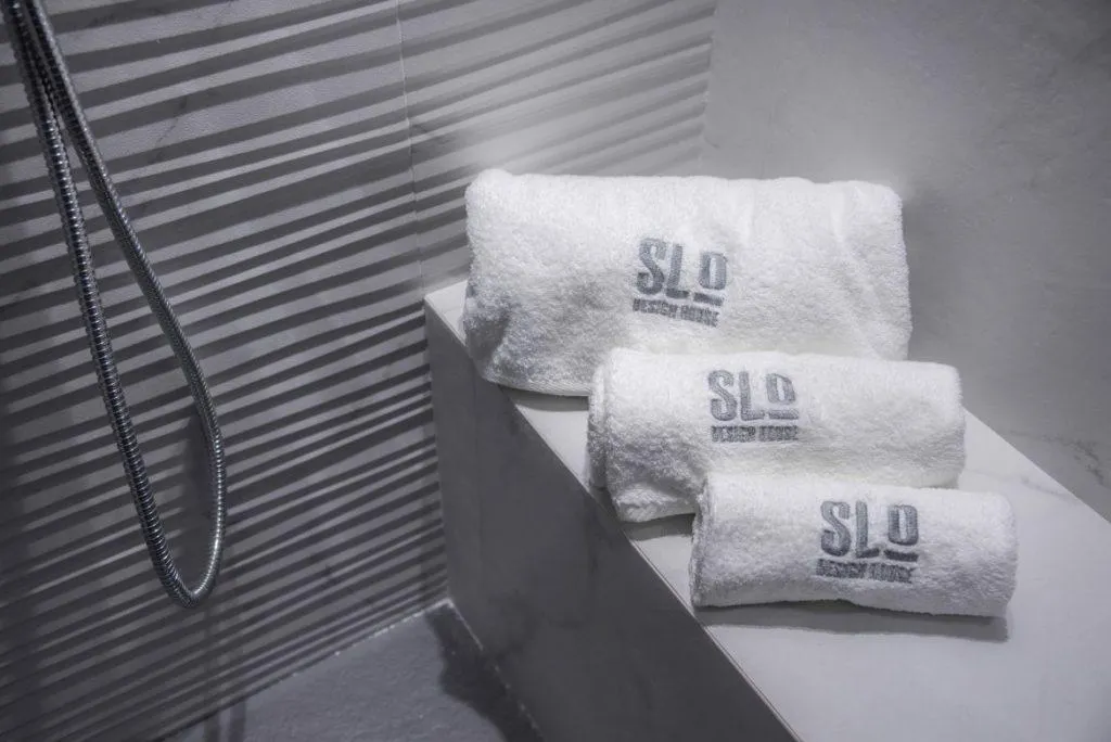 Biancheria e teli firmati SLO Design House
